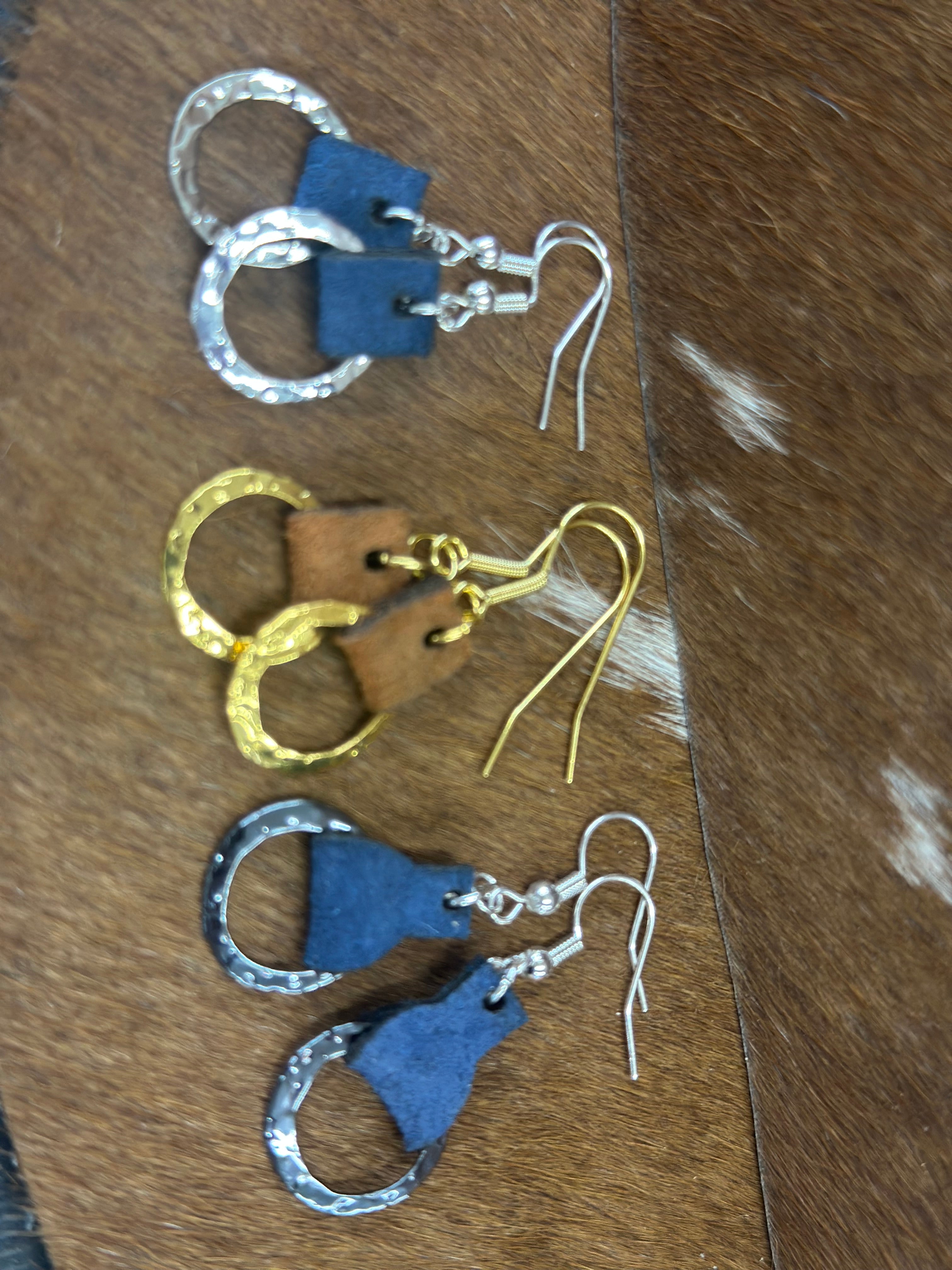 Lightweight Leather & Metal Circle Dangle Earrings