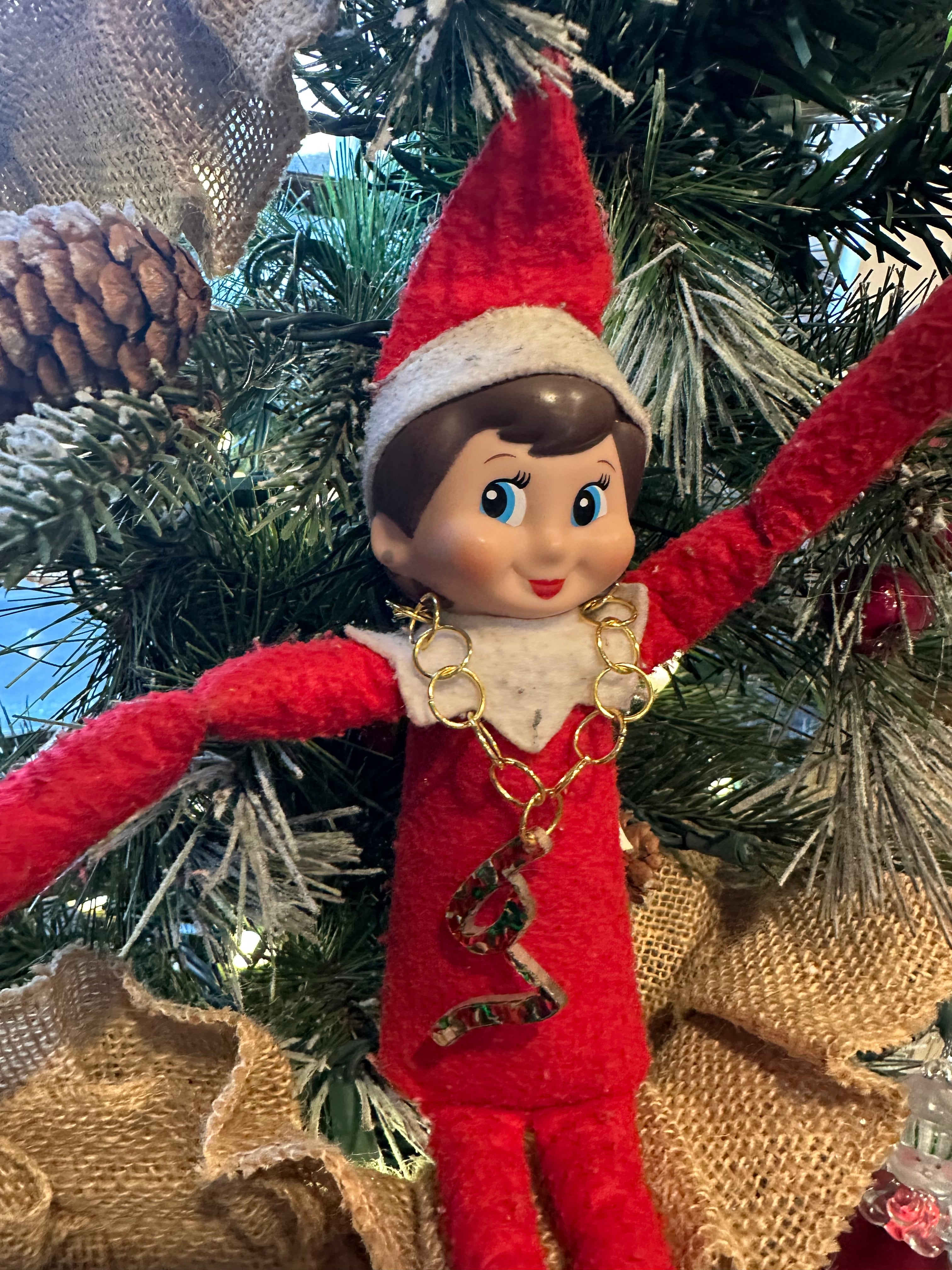Elf on Shelf necklace viral 67