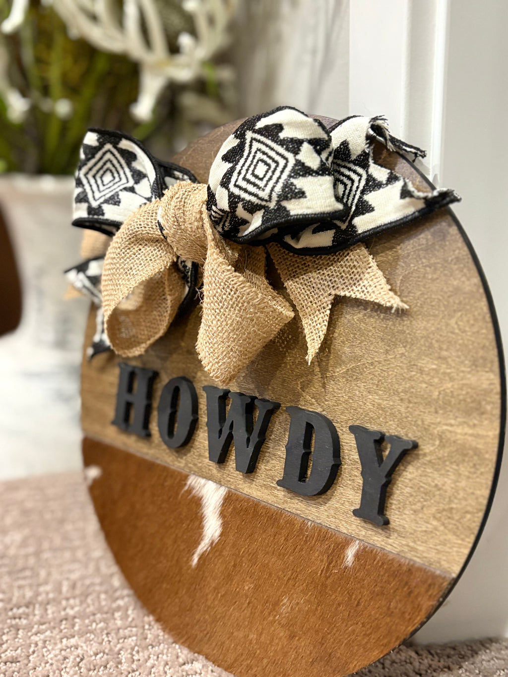 Howdy Circle Sign - Rustic Cowhide Western Farmhouse Wall Decor