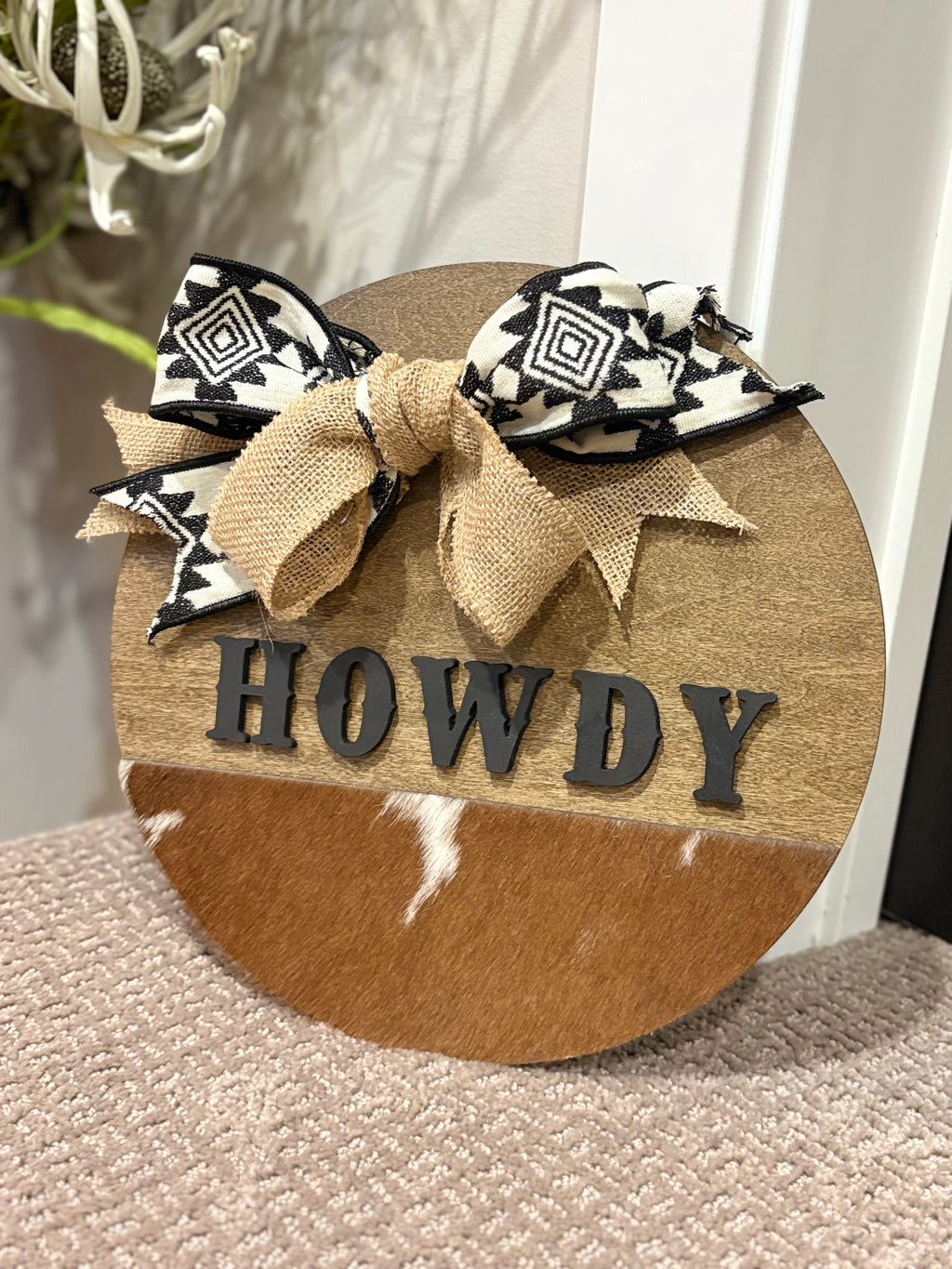 Howdy Circle Sign - Rustic Cowhide Western Farmhouse Wall Decor