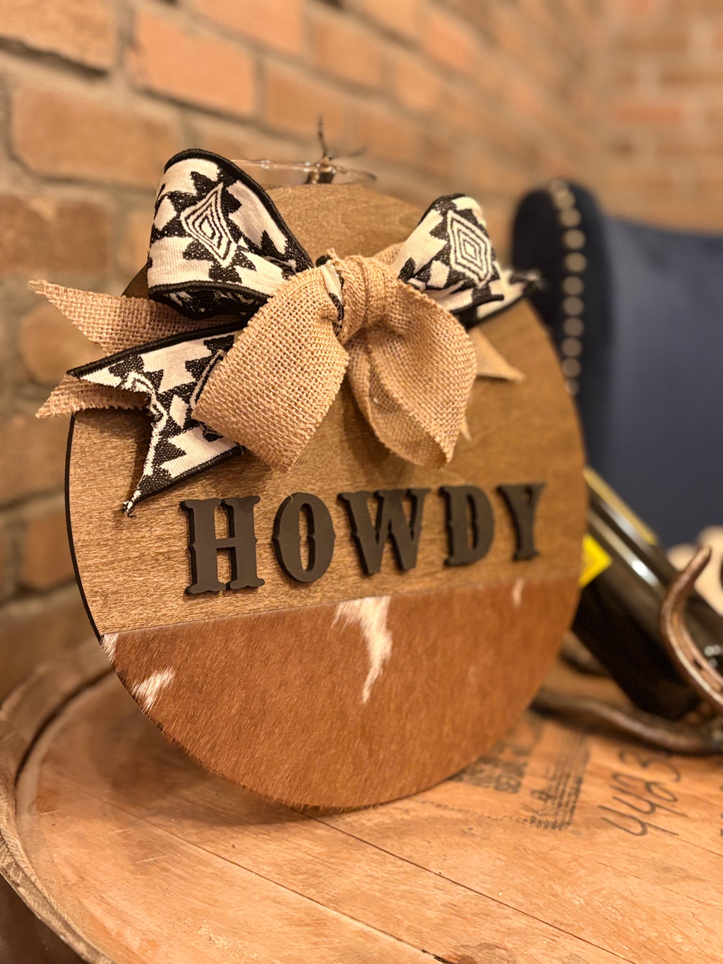 Howdy Circle Sign - Rustic Cowhide Western Farmhouse Wall Decor