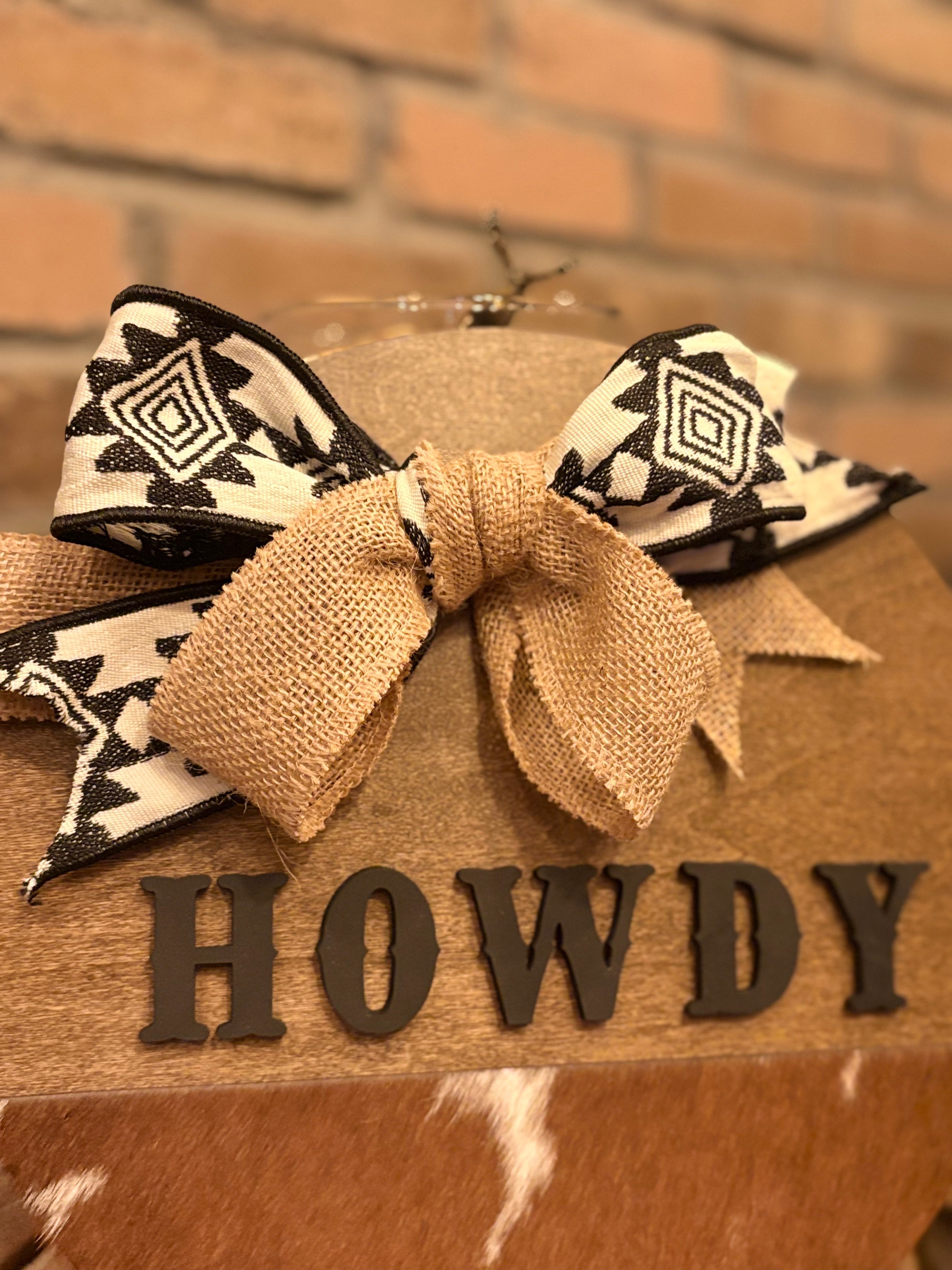 Howdy Circle Sign - Rustic Cowhide Western Farmhouse Wall Decor